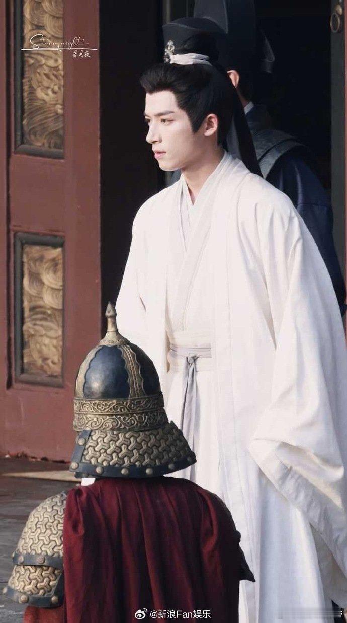 王星越零帧起演 谁能拒绝王星越的“绿茶式”表演！《你好星期六》被踩脚瞬间零帧入戏