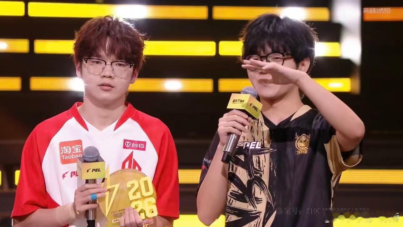 花花和青稚就像哪吒和敖丙花花和青稚也太好嗑了，妥妥的PEL赛场版哪吒与敖丙，亦敌