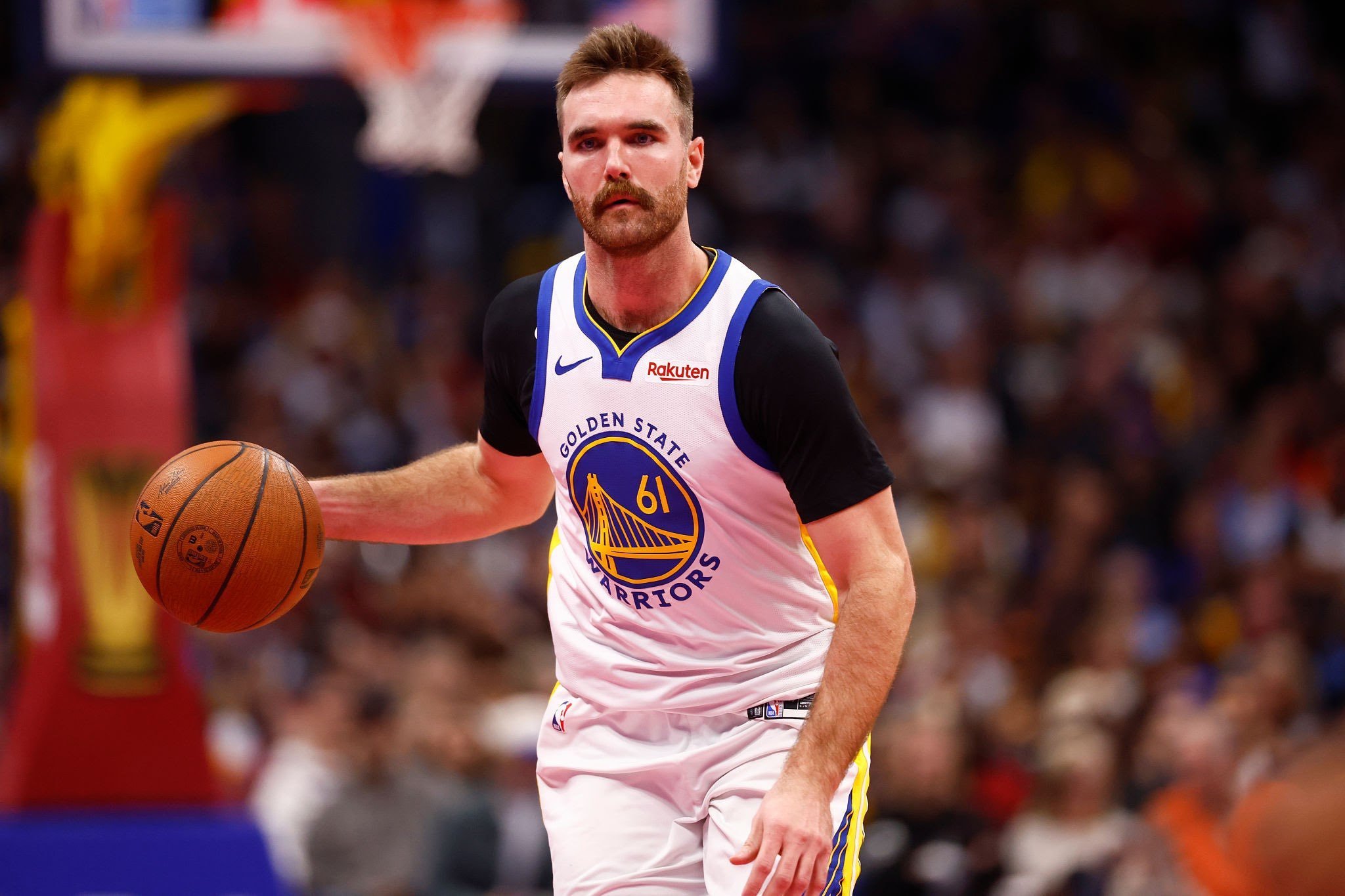 Siegel媒体报道勇士希望在未来某个时间与斯潘塞签下正式合同这意味着在后卫群需