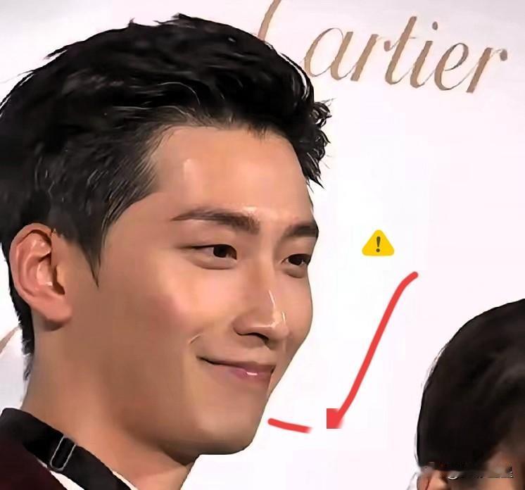 何超莲开口了，不是吵架，是解释。
婚前协议不是防他，是家族规矩。
她爸留下的信托