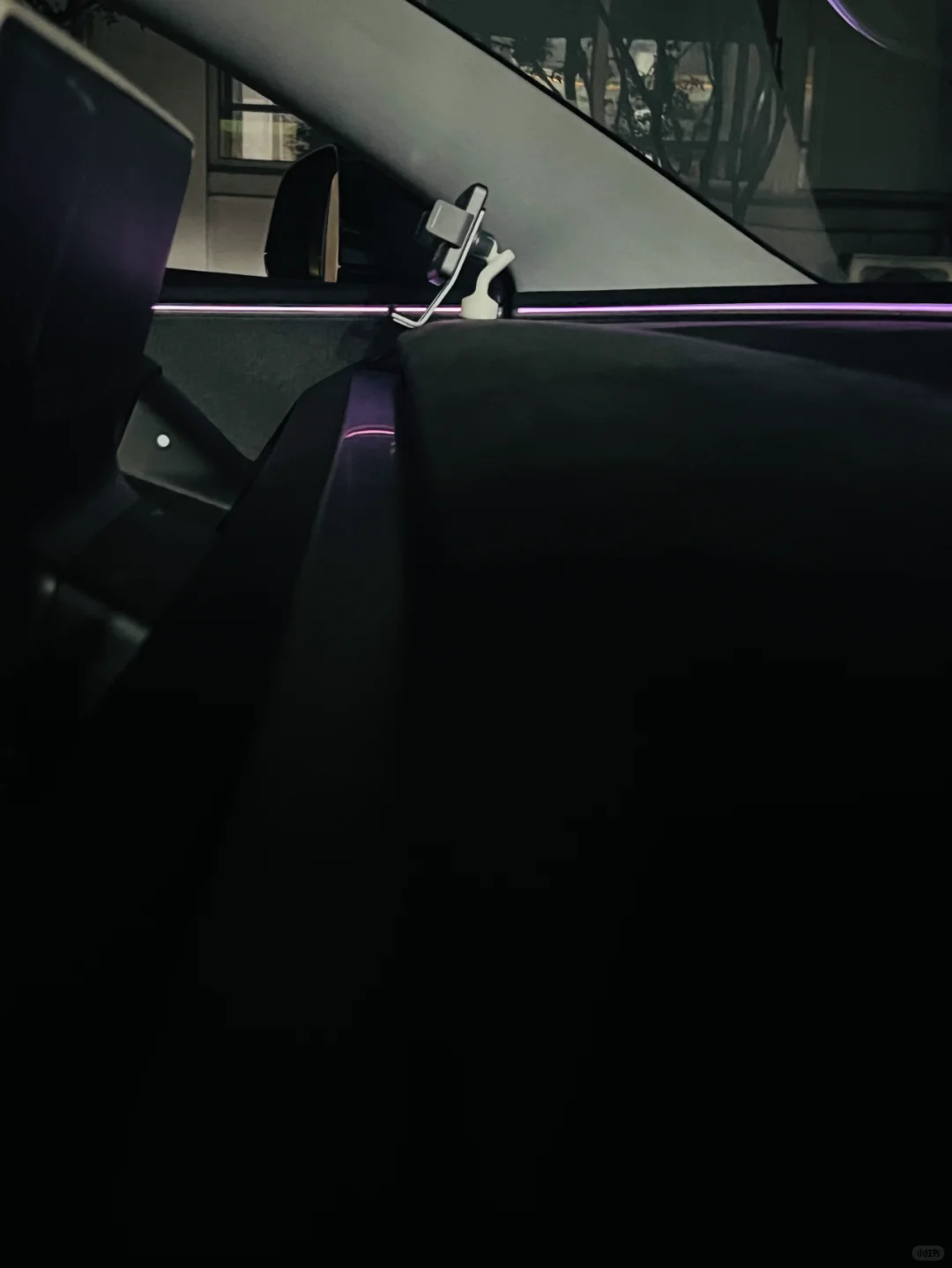 新品汇报：特斯拉 焕新3 仪表台饰板替换