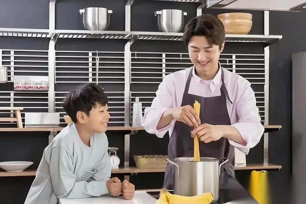 娃大了不粘人咋办？

失落三天后我悟了……

看着他每天自己规划学习，打球吃饭都