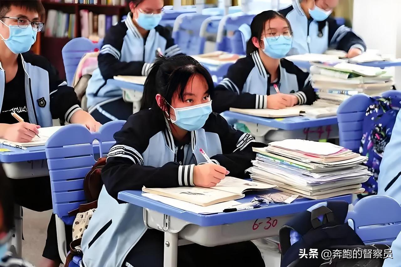 高中拼努力还是拼脑子？真相扎心：成绩的差距，根本不在刷题
高中最荒诞的矛盾：同样