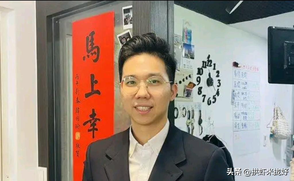 蓝营的路线之争，历史哥李易修称目前来说郑丽文胜朱立伦

从郑丽文去年开始竞争蓝营