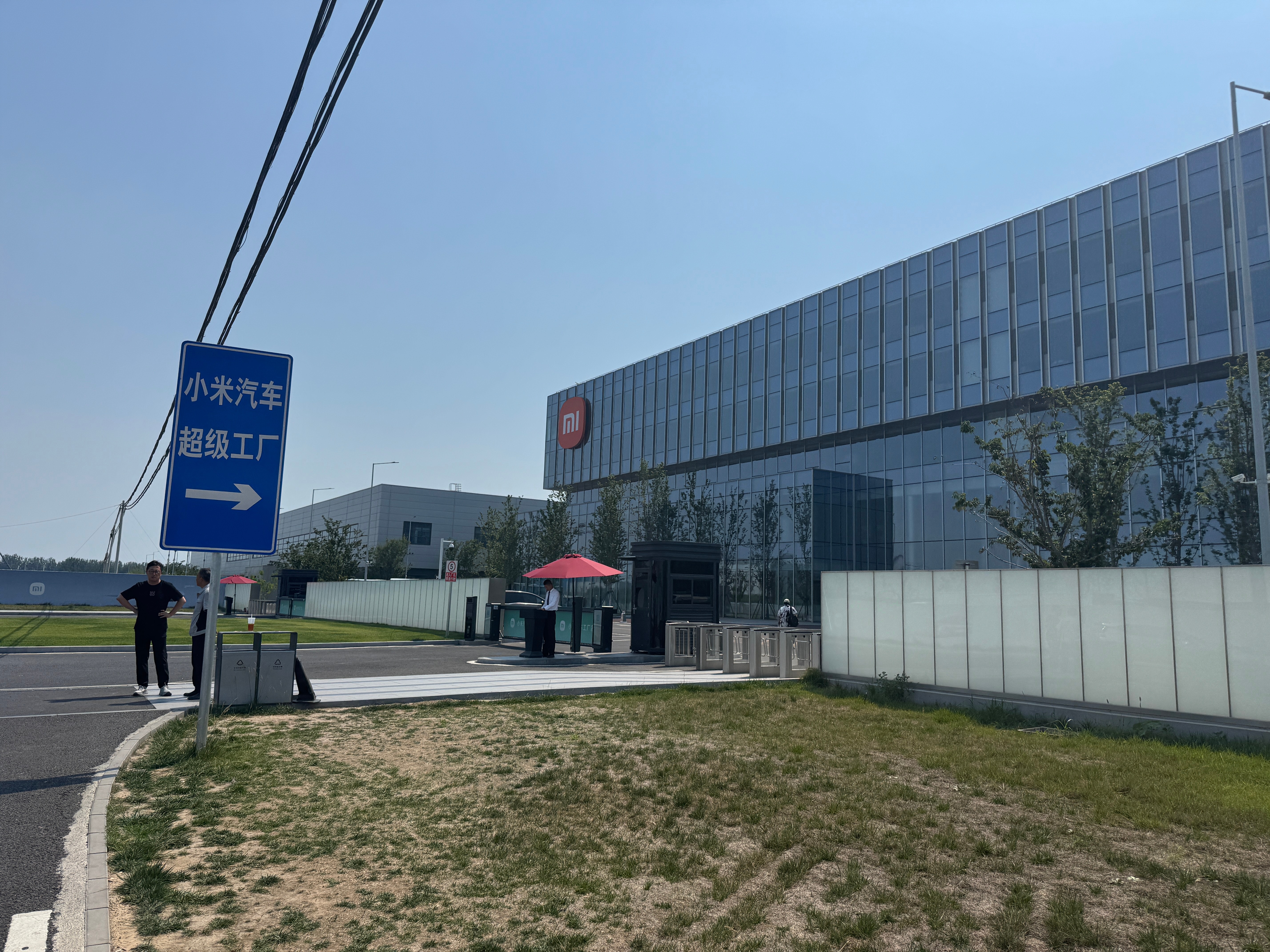 不记得第几次来了，门口好几辆YU7小米yu7  ​​​