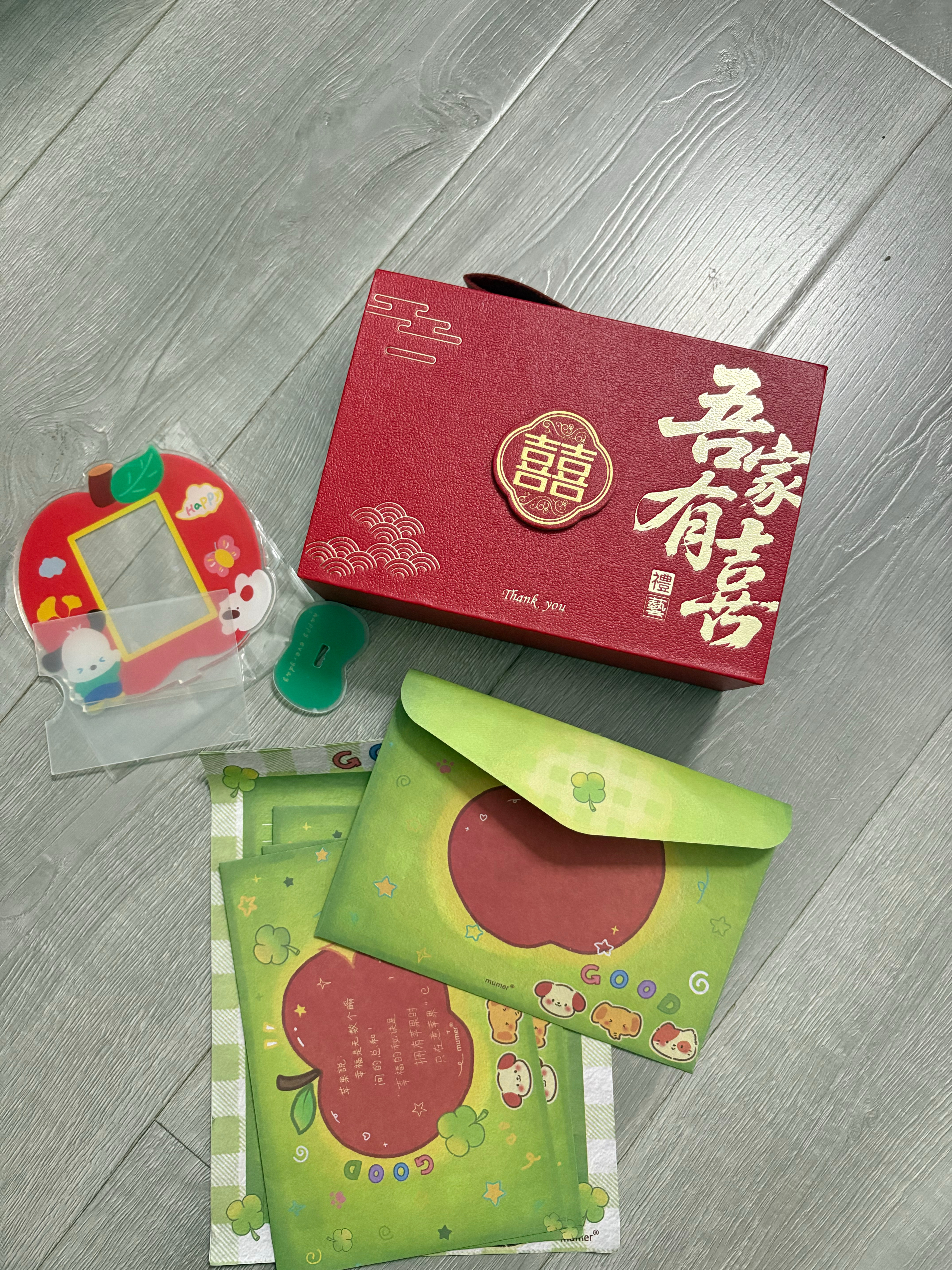 晗煜宝子给我寄的订婚喜糖啦啦啦 ​​​
