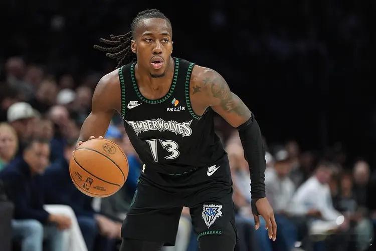 NBA  天降神狼狂轰43分!森林狼灭掘金3-1 约基奇被驱逐华子伤退NBA季后