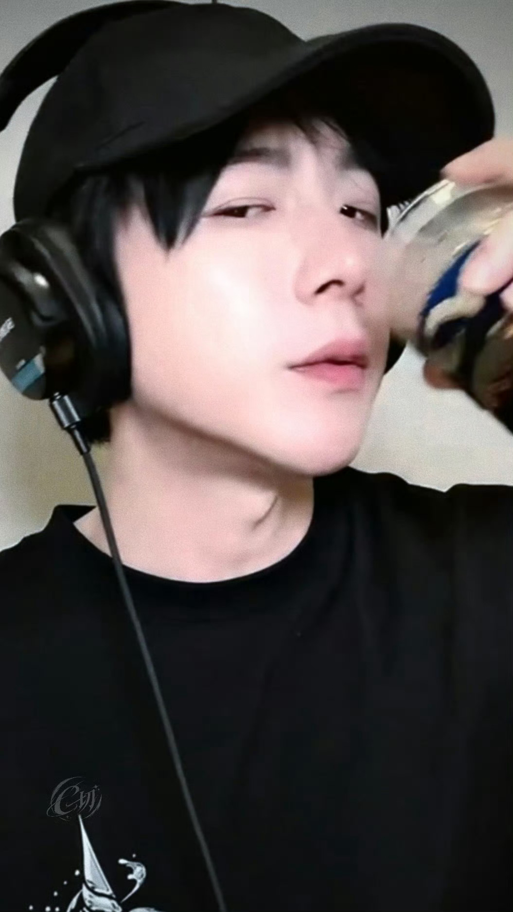 干杯🍻～愿我们天长地久[手指比心]晚安啦[月亮]老大～[兔子]摩登兄弟[超话]