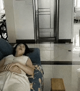 现在男女平等，生男生女都一样！
养女儿照样能为自己养老送终，不信你看，小棉祆的演
