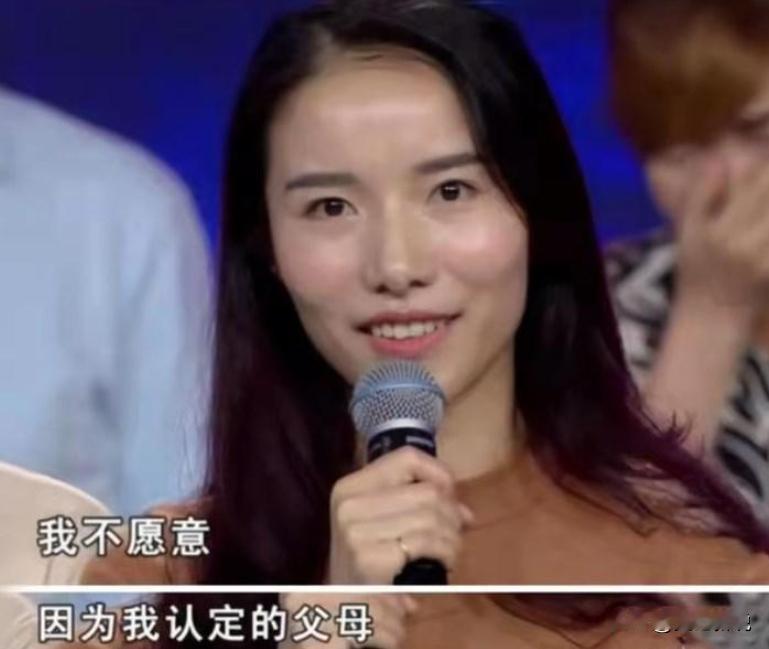 1987年，湖北女孩出生14天就被遗弃在医院角落，男子领养后靠扛煤气罐把她供到博