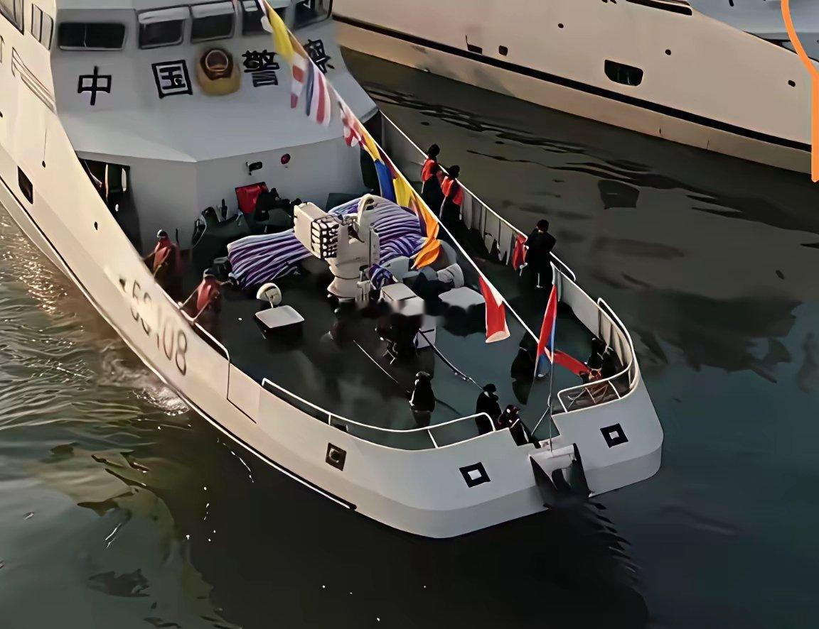 大国的玩意儿，小国永远搞不懂这是中国的一艘内河巡逻艇上面居然装着如此高档的装备 