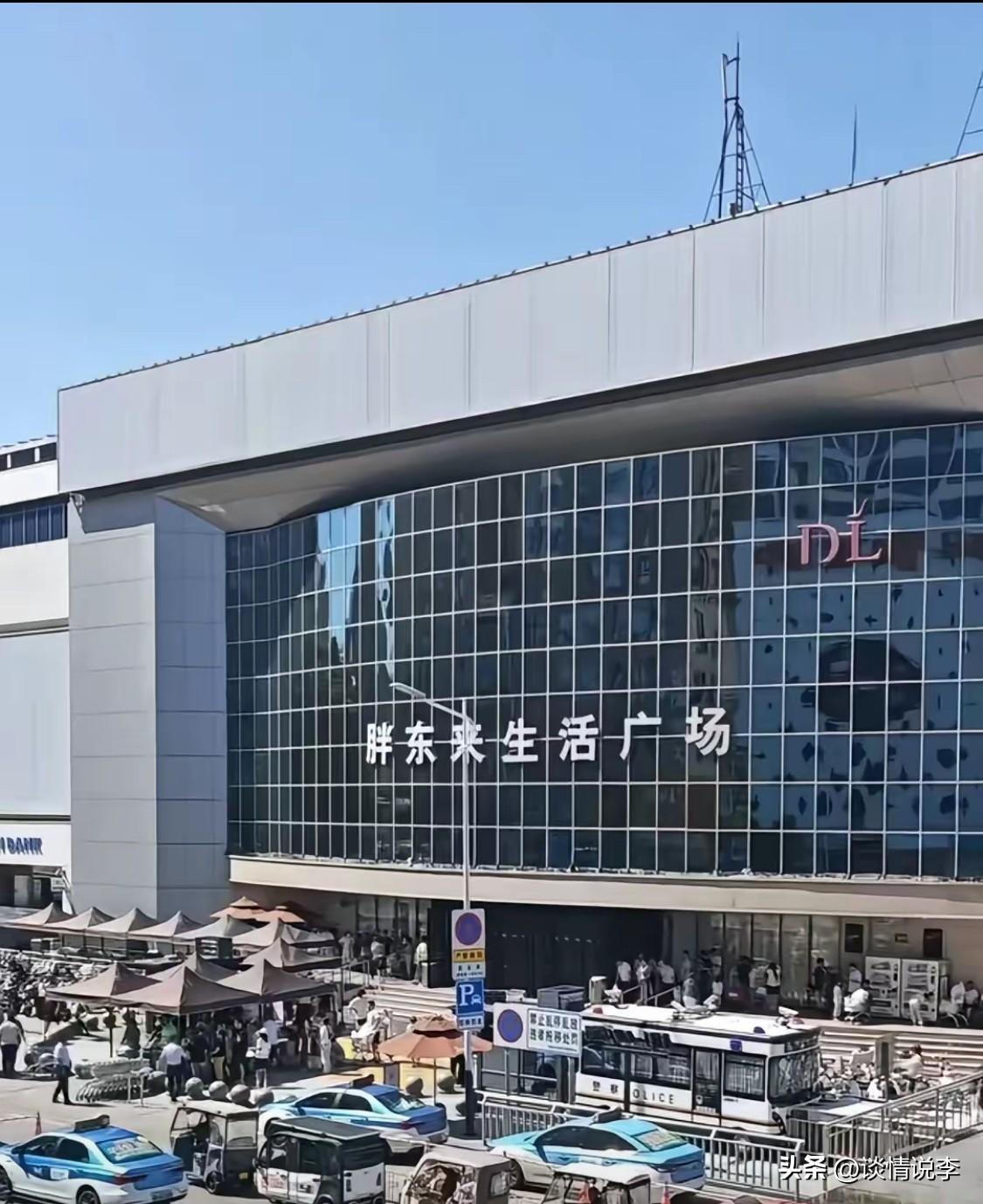 这才是胖东来真正的清醒。12月胖东来许昌生活广场就要闭店了，闭店的原因令人感慨万