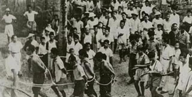1965年9月30日，在印尼总统苏加诺的授意下，警卫队长翁东中校带领下属，突然逮