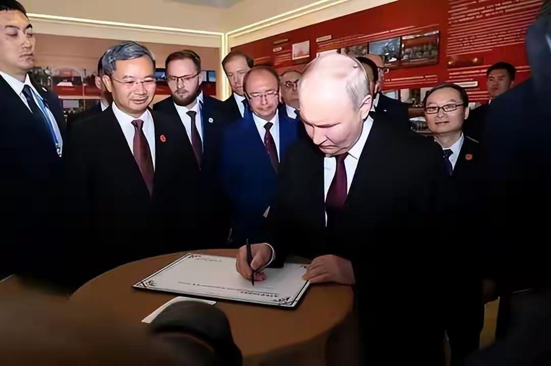 中国确实向俄出口了可用于军事领域的基础材料、通用零部件，但绝非成品武器或核心进攻