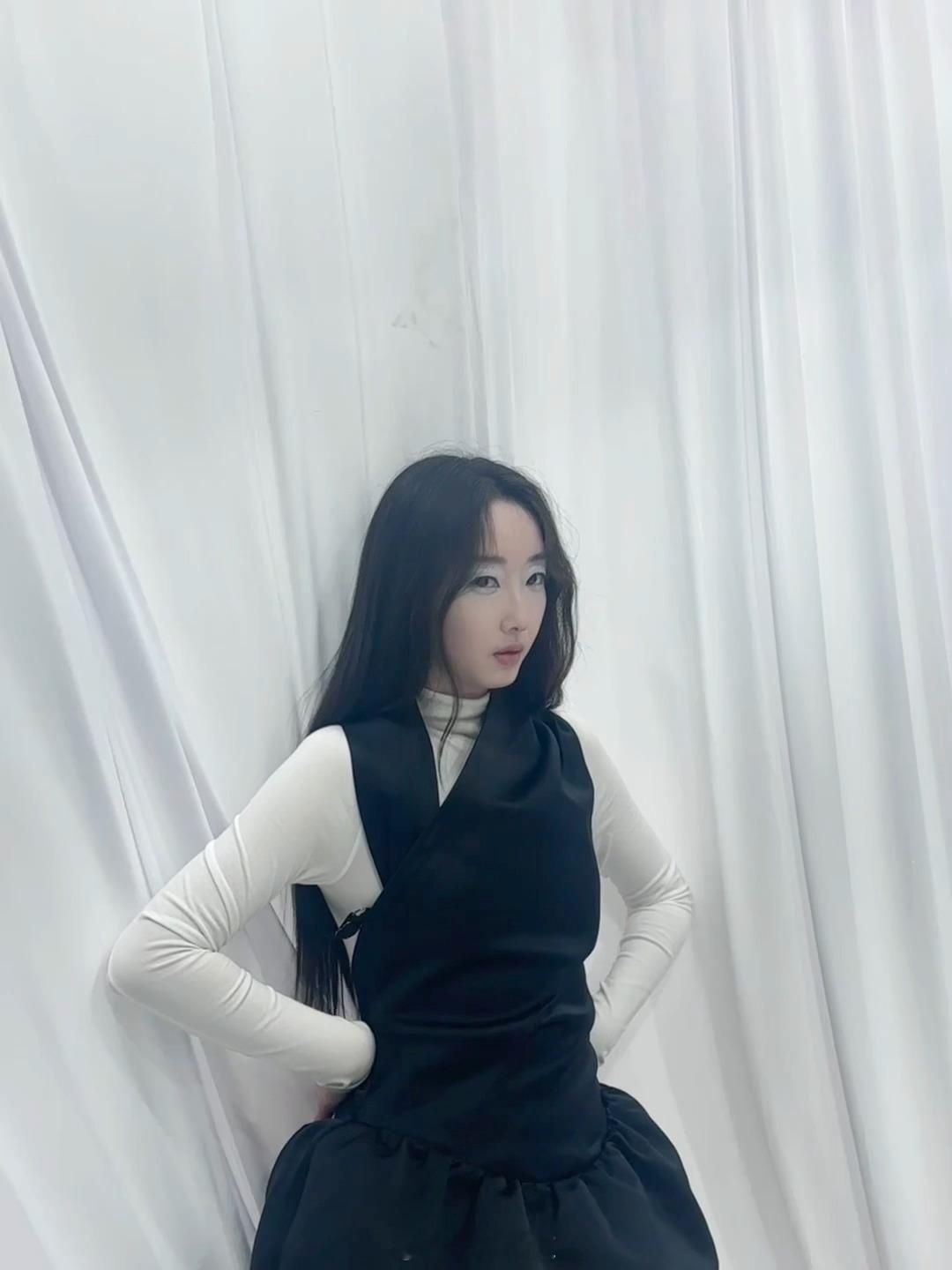 #蒋梦婕分享一些瞬间即永恒的美丽时刻##蒋梦婕九宫格live图# 蒋梦婕的九宫格