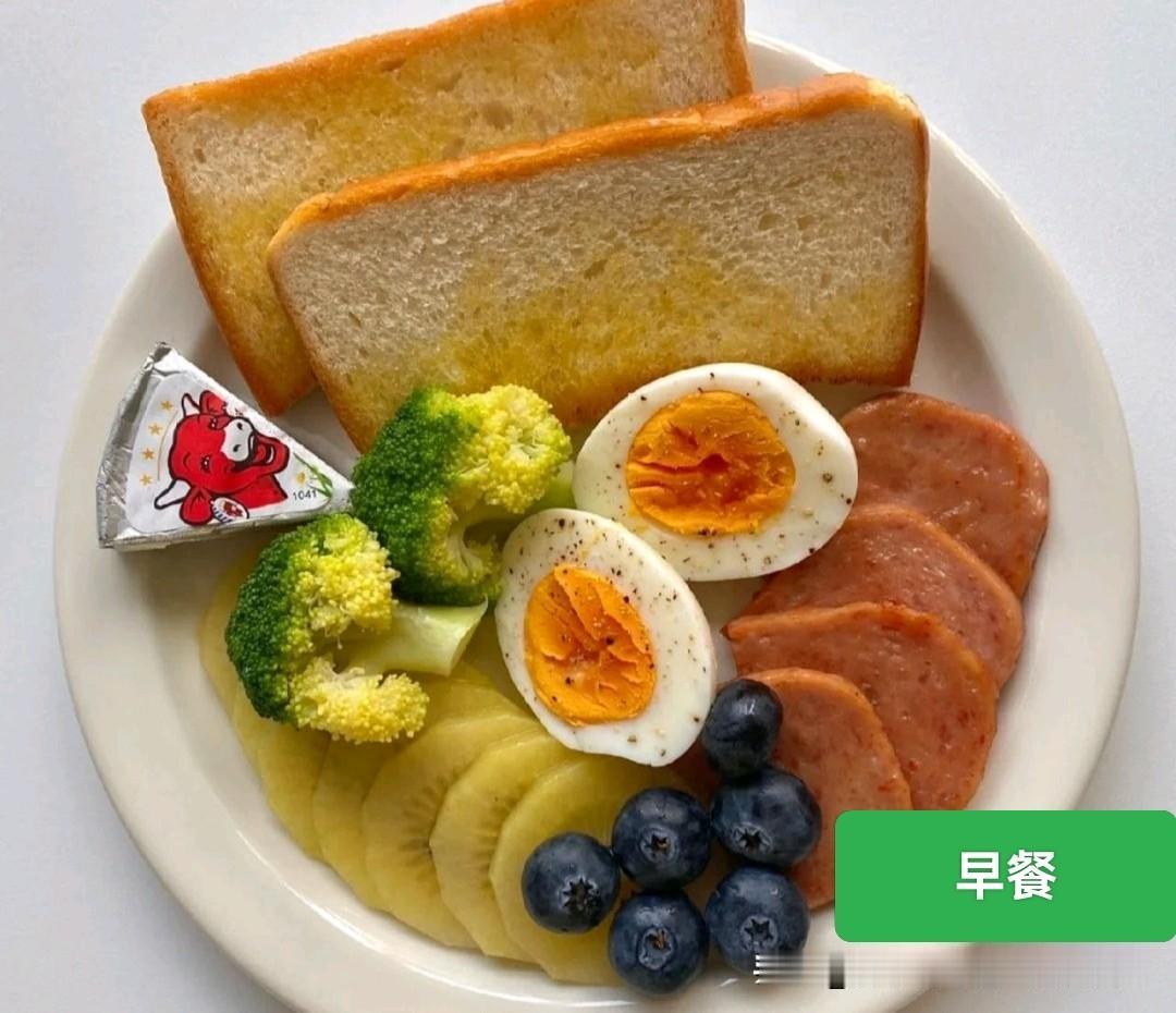 一日三餐,你觉得哪一餐更重要?我作为一名国家一级营养师，根据人体的生理需要以及基