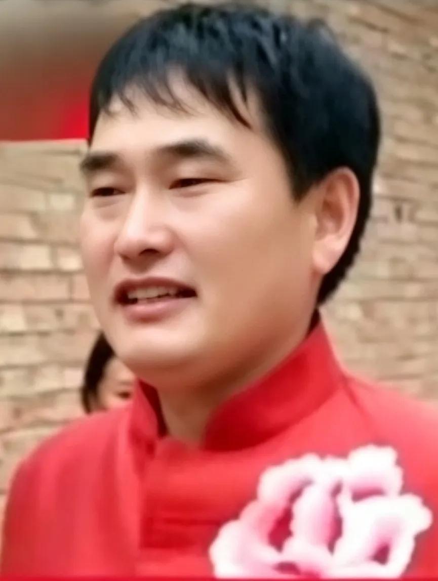 你还记得那些从星光大道走出来的草根歌手吗？可能最能让大家记住的有朱之文，李玉刚，