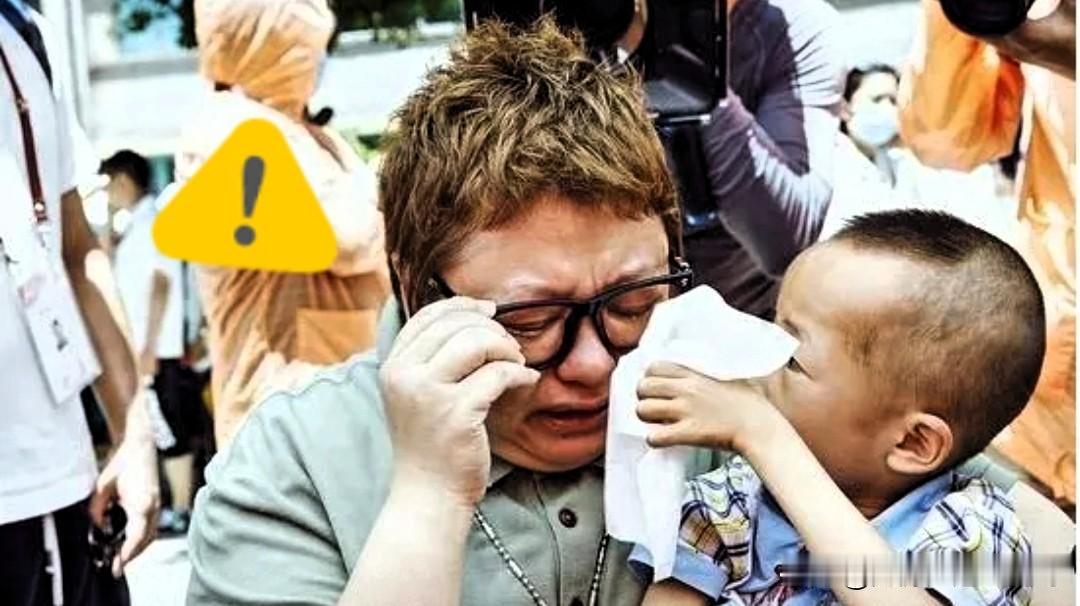韩红这会儿怕是要把牙都咬碎了，最不愿撞见的事终究还是发生了：不少月捐人正陆续关闭