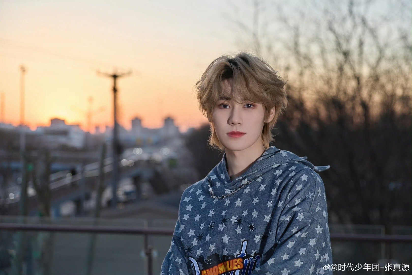 张真源今日加餐三个汤圆张真源元宵节加餐捕捉张真源的元宵小美好！三颗汤圆暖乎乎，一