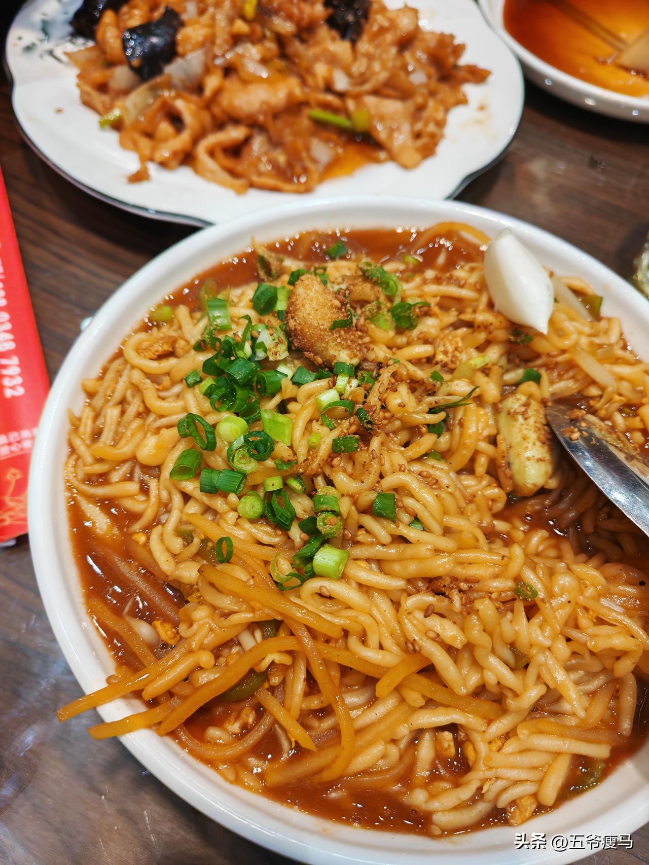 平日里琐事缠身，忙得脚不沾地，连喘口气的功夫都少。昨天恰逢二月二龙抬头，想着讨个