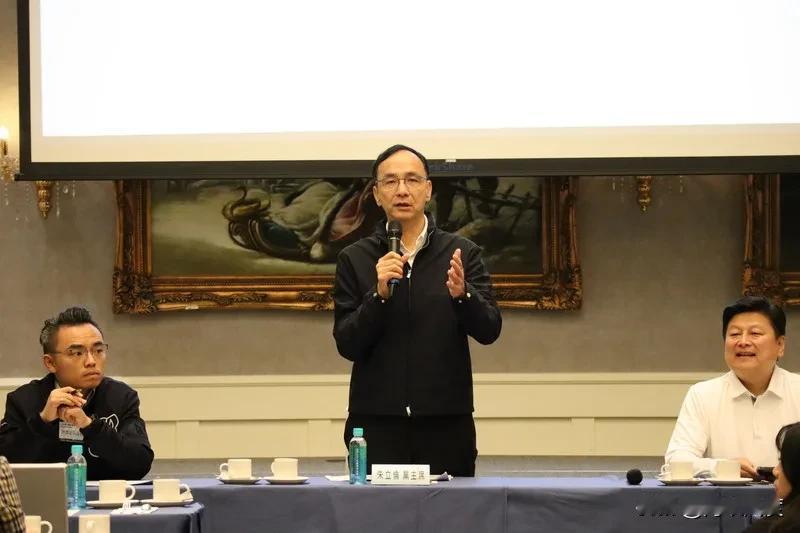 傅昆萁妥协，放话礼让召委于民众党。蓝营基层批傅是老眼昏花，私下授受，养虎为患，终