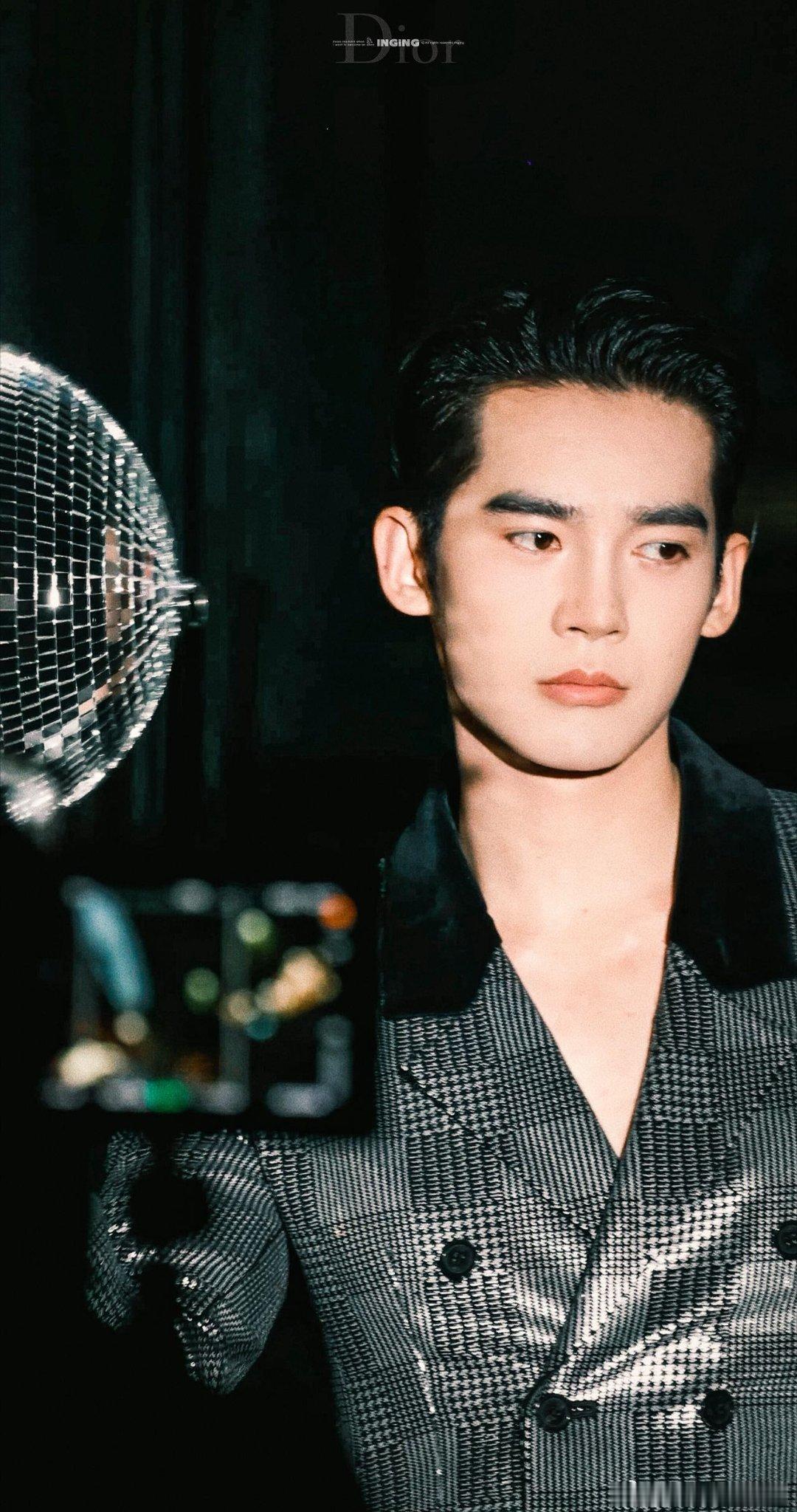 于适Dior待遇 于适Dior超季首穿于适拿下Dior2027早春主推新款全球首
