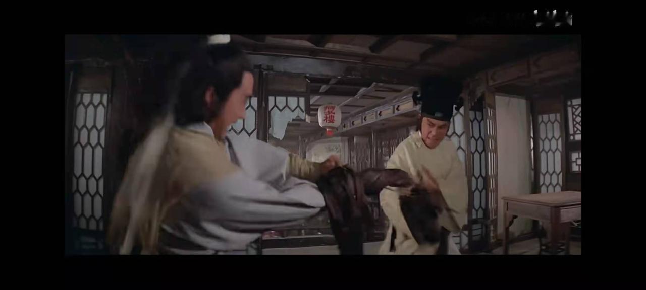 刚刚看了邵氏的狄龙主演的《武松》，感觉新水武松和西门庆打半天是受这版的影响，虽然