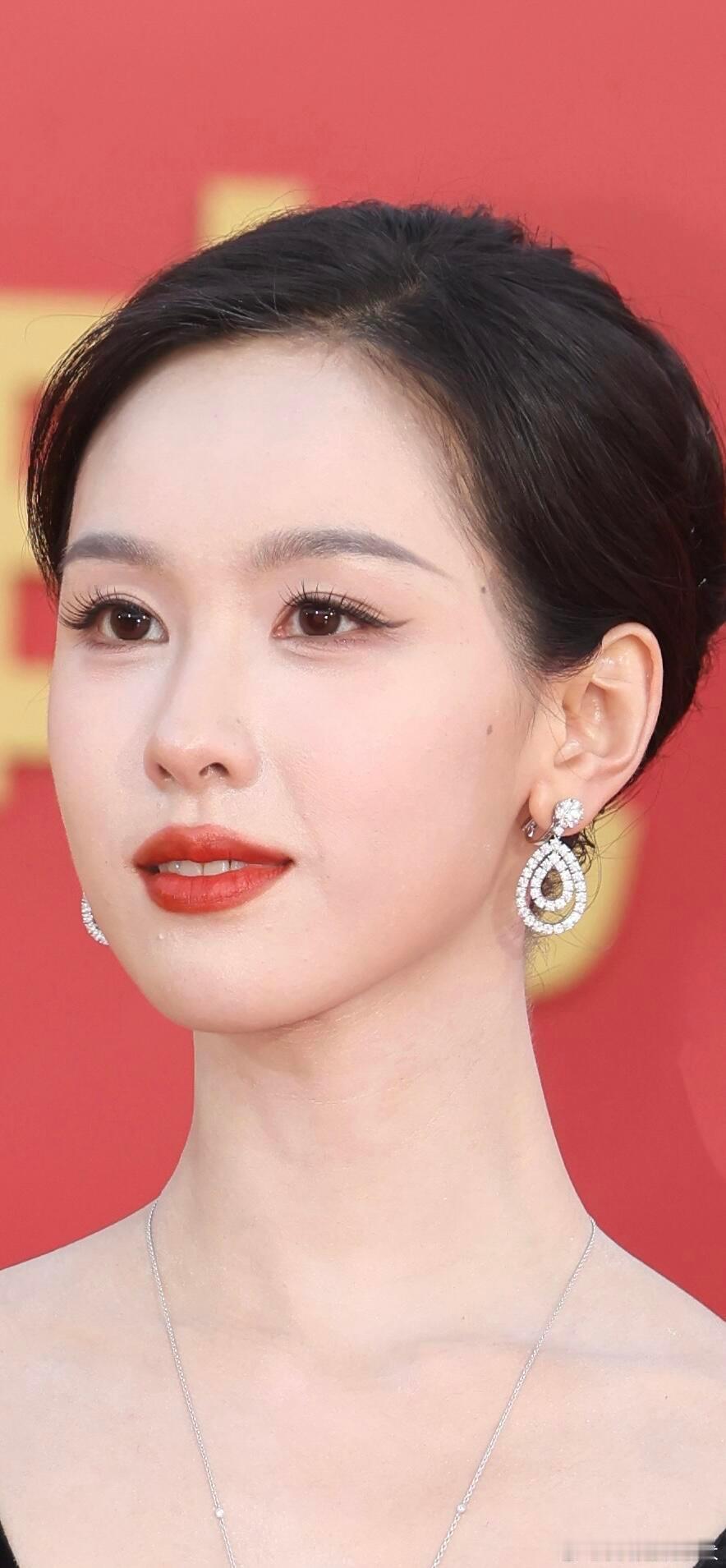 陈都灵这脸太顶了，忍不住了