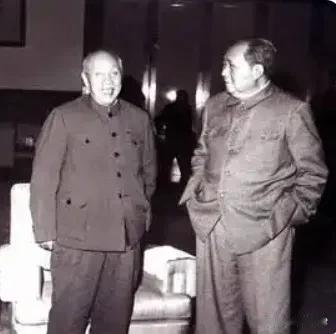 1921年中共一大13位代表齐聚建党，历经二十八年风雨，最终仅两人走到开国大典