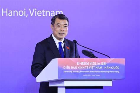 越南新总理上任就烧这把火，全线换用中国轨距。美国急得跳脚也没用？

黎明兴，是越