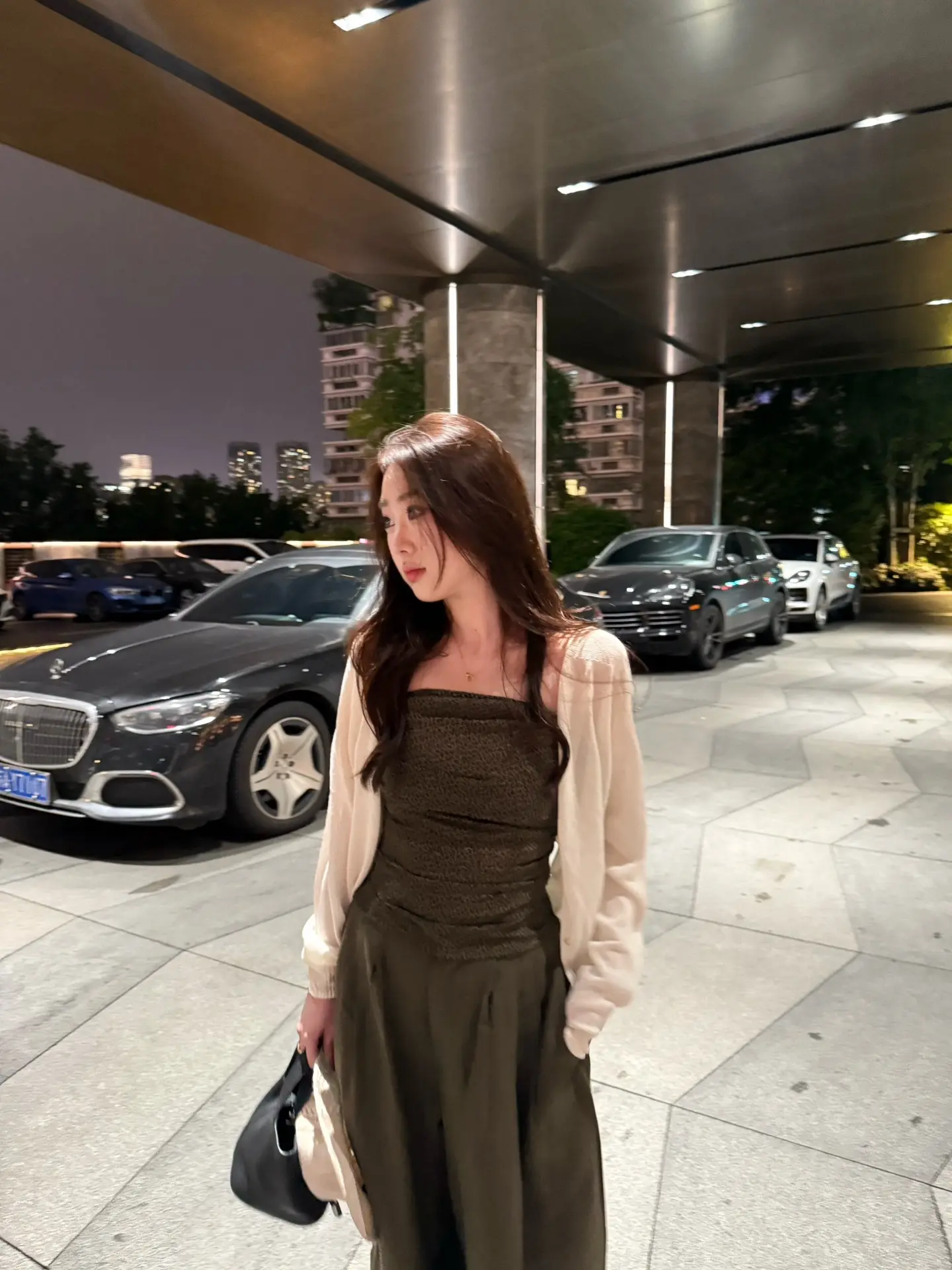 晚安过后 你在睡觉 我在想你