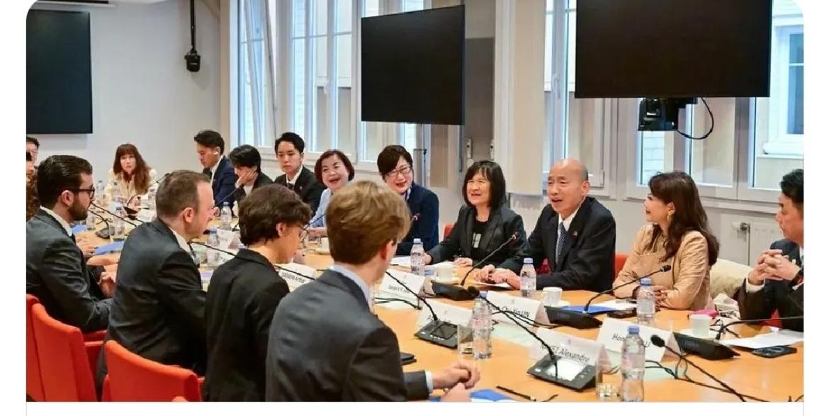 联合早报昨晚（5月12日晚）报道：“台湾立法机构负责人韩国瑜在巴黎表示，台湾面对