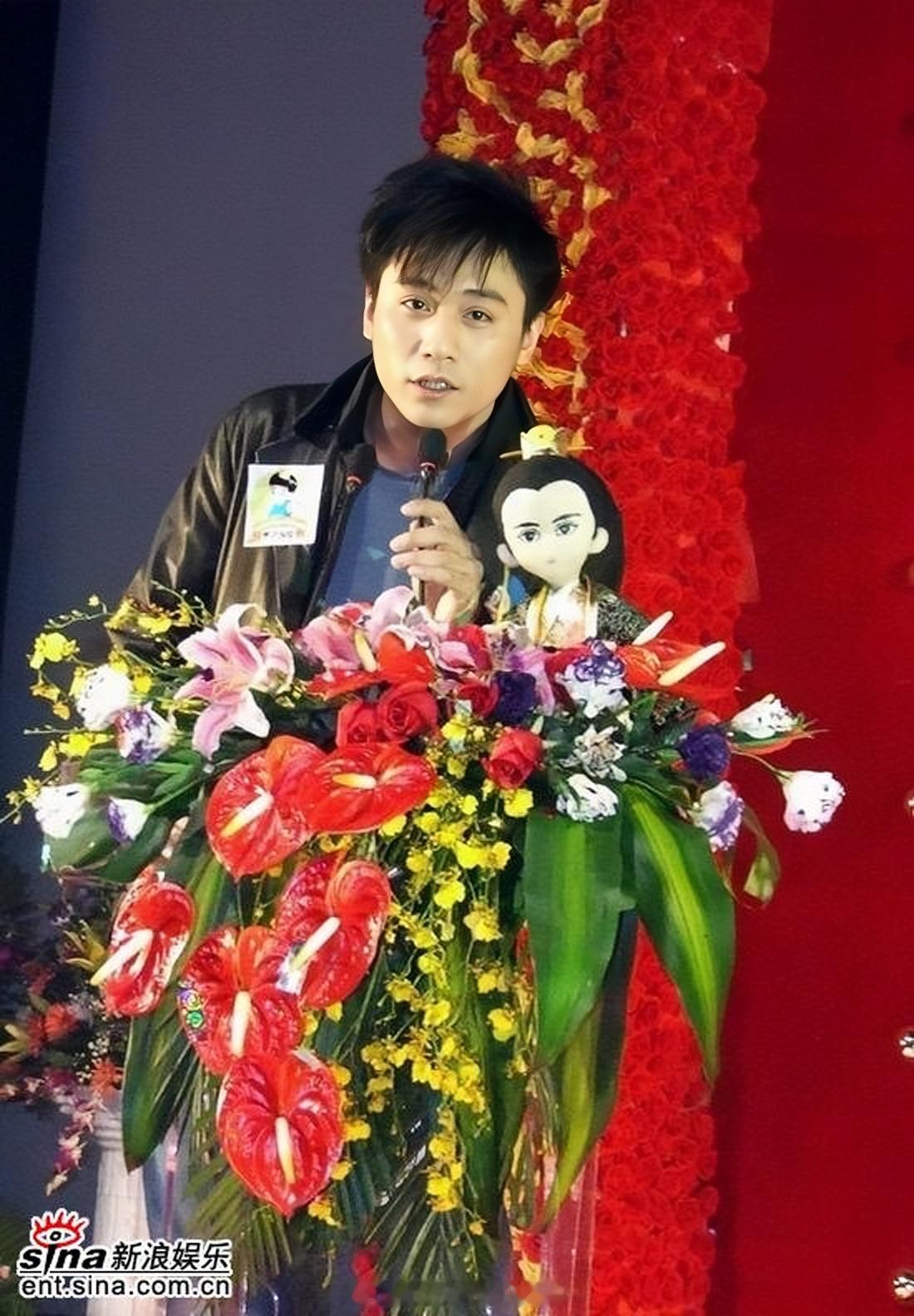 刘烨的眼睛漂亮的我说不出话 
