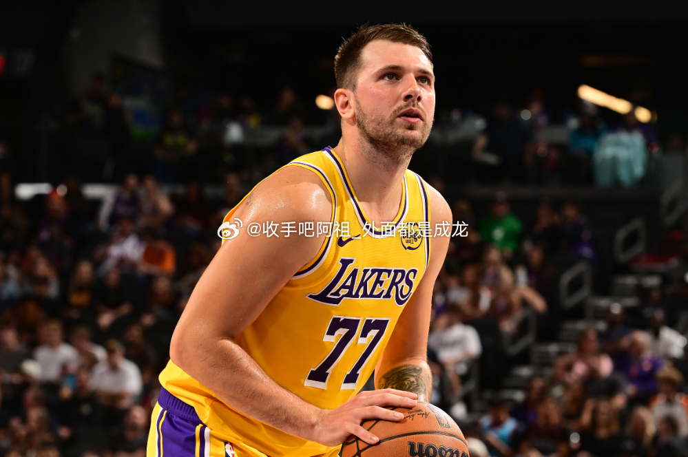 今日，NBA常规赛继续进行，湖人在主场以128-104力克国王。此役，东契奇三节