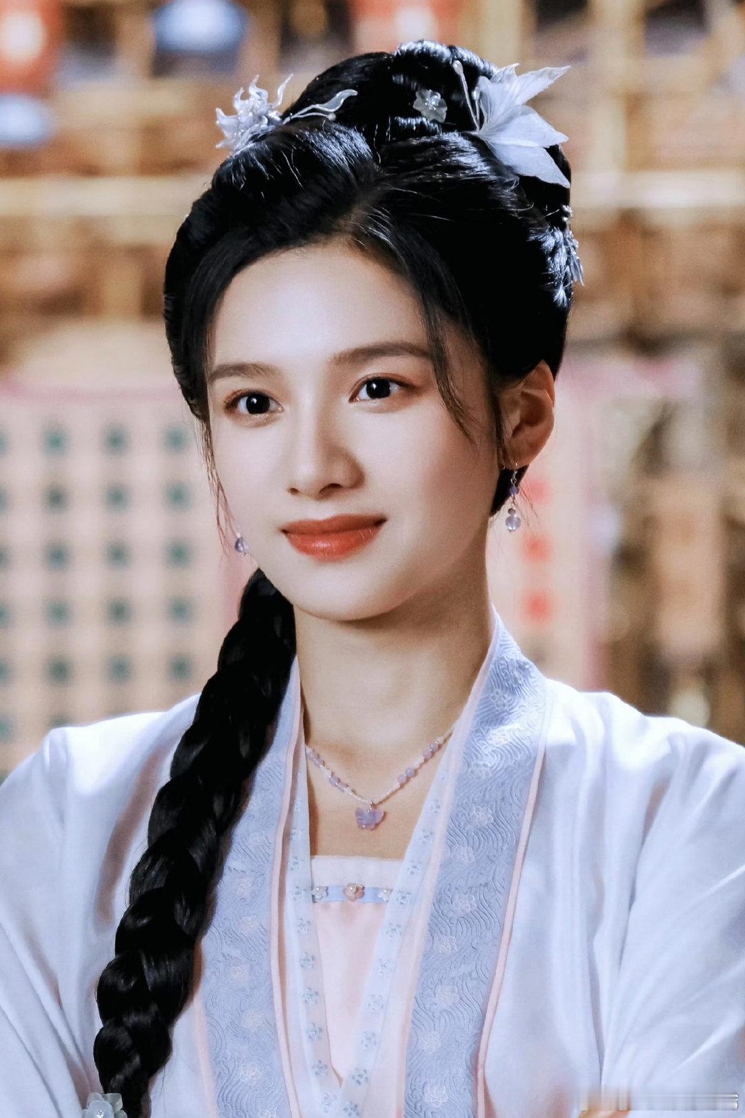 曝张婧仪主演春心动网传张婧仪主演春心动 一边是娇憨热烈的郡主，一边是隐忍谋局的少