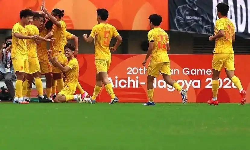 安东尼奥这一年的完美战绩！
国足0比0伊拉克
国足1比0澳大利亚
国足0比0泰国
