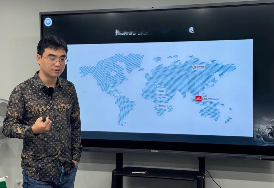 抱大腿”是最高效的出海策略。尤其对于做投资或者想做大规模生意的人来说，这一点至关