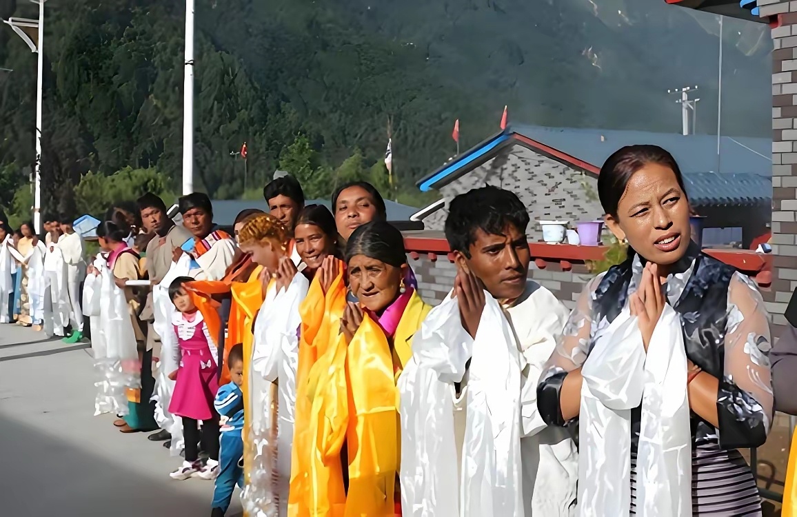 2003年，中国人接收了无国籍的达曼人，结束了他们200年没有国籍的生活，在领到