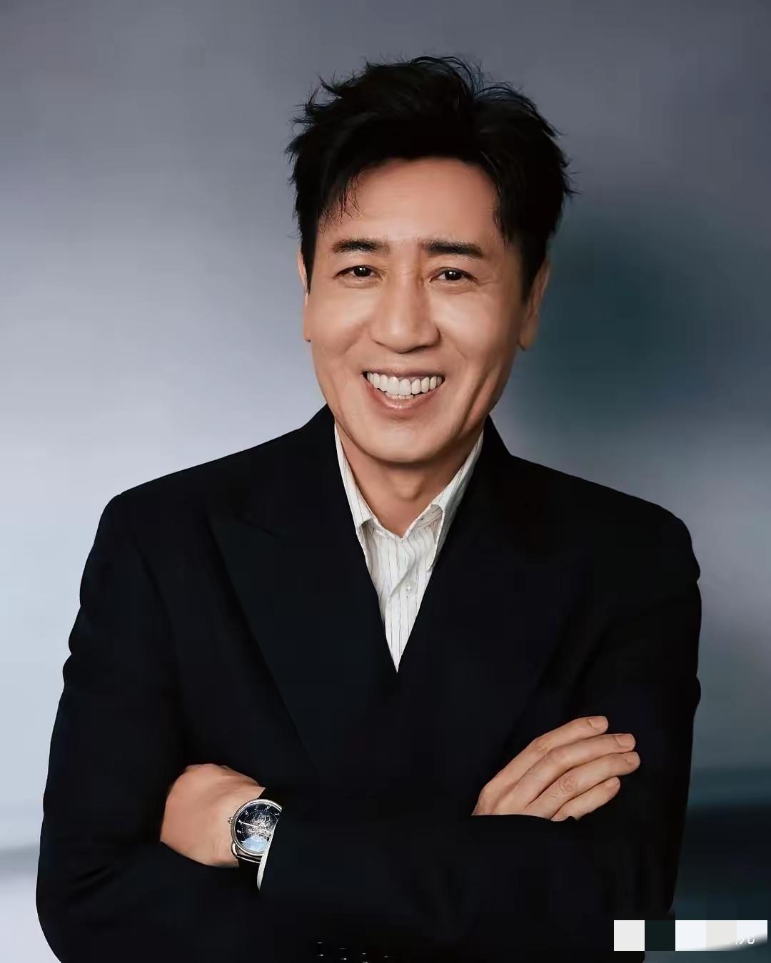 演员于和伟说：“我女儿今年17岁，平时根本不怎么理我。有时候我给她发微信，就跟等