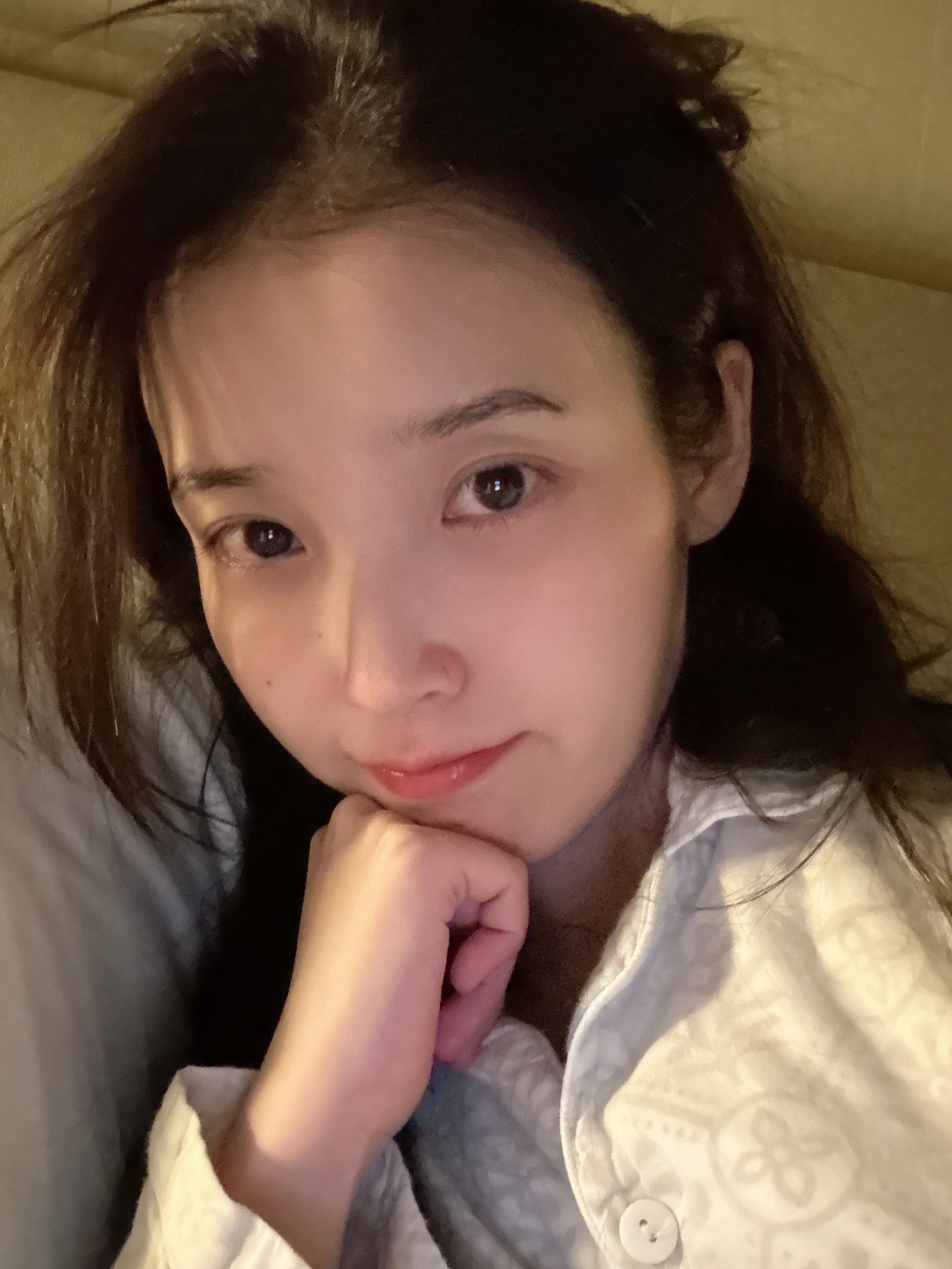 251205 IU Berriz更新自拍 