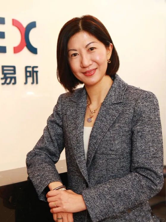 刚刚，港交所来了一位女CEO