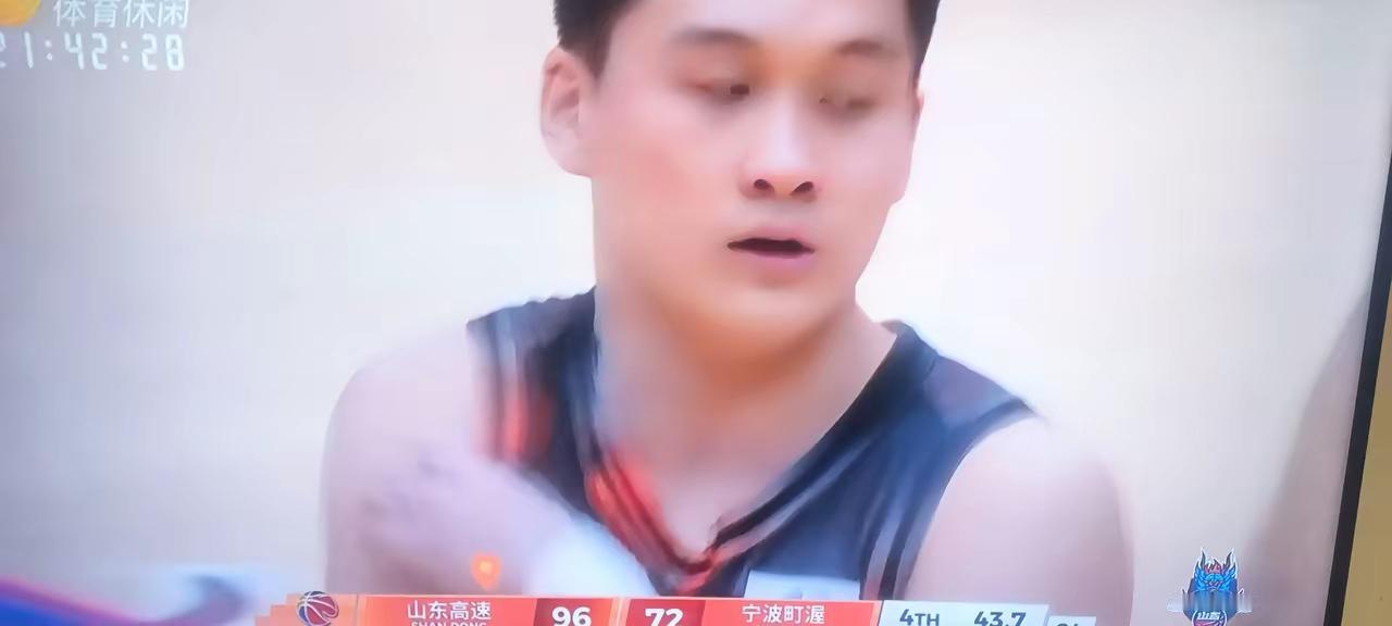 CBA山东战宁波，山东队取得胜利，山东队王证让人惊喜，他是不是要成为一个新星。