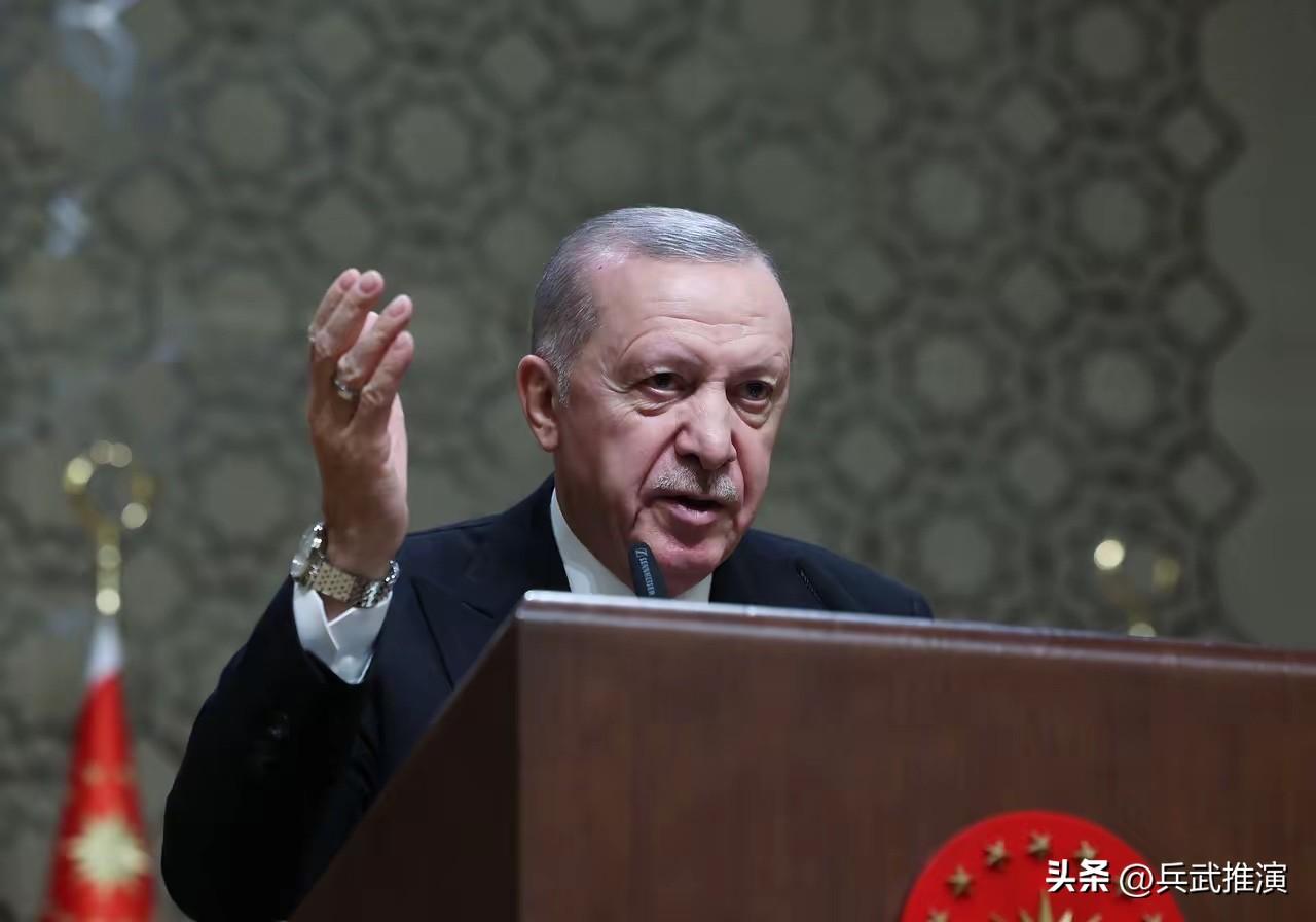 埃尔多安在联合国大会上的那番话，瞬间就炸开了。

土耳其总统埃尔多安，在联合国讲