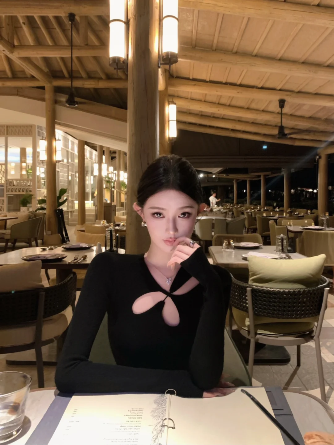 坐在我对面会不会犯规