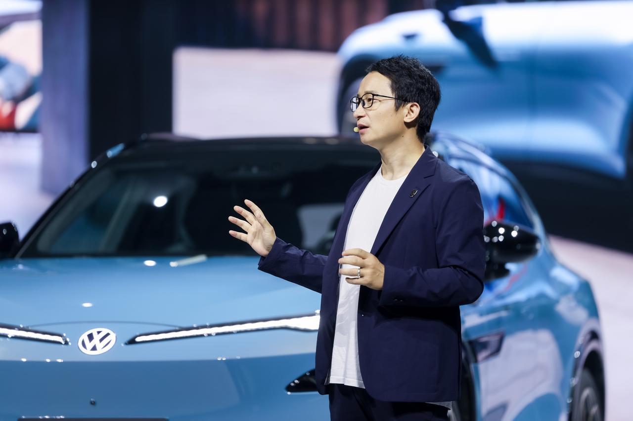 不止是一场发布会，更是一场时尚与科技的盛宴！
与众08上市发布会，以“从展示一台