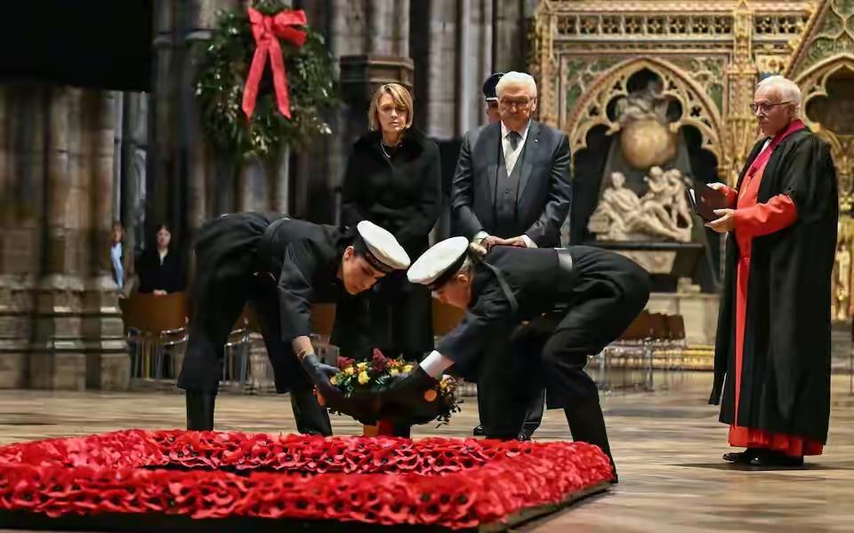 德国人再次表达两次世界大战给邻居造成伤害的歉意。
而日本迟迟做不到，还否认二战时