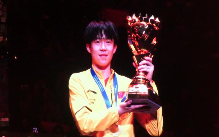 这一次 人声鼎沸的体育馆里也有我的声音永远只为王楚钦孙颖莎而来王楚钦你最棒响彻场