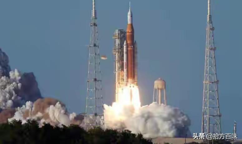 “阿耳忒弥斯”二号载人飞船成功发射，美国时隔半个世纪再次飞向了月球。这次不是登月