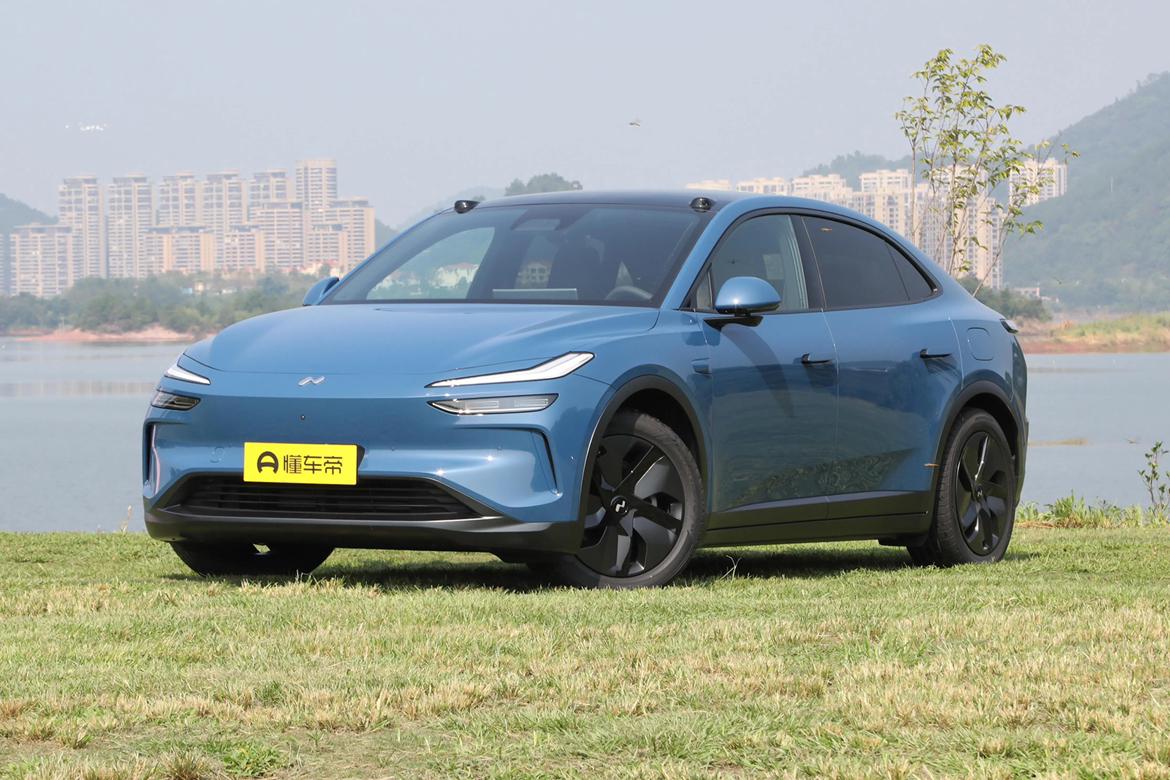 标题：《乐道 L60：纯电中型 SUV 市场新势力》
在新能源汽车领域竞争愈发激