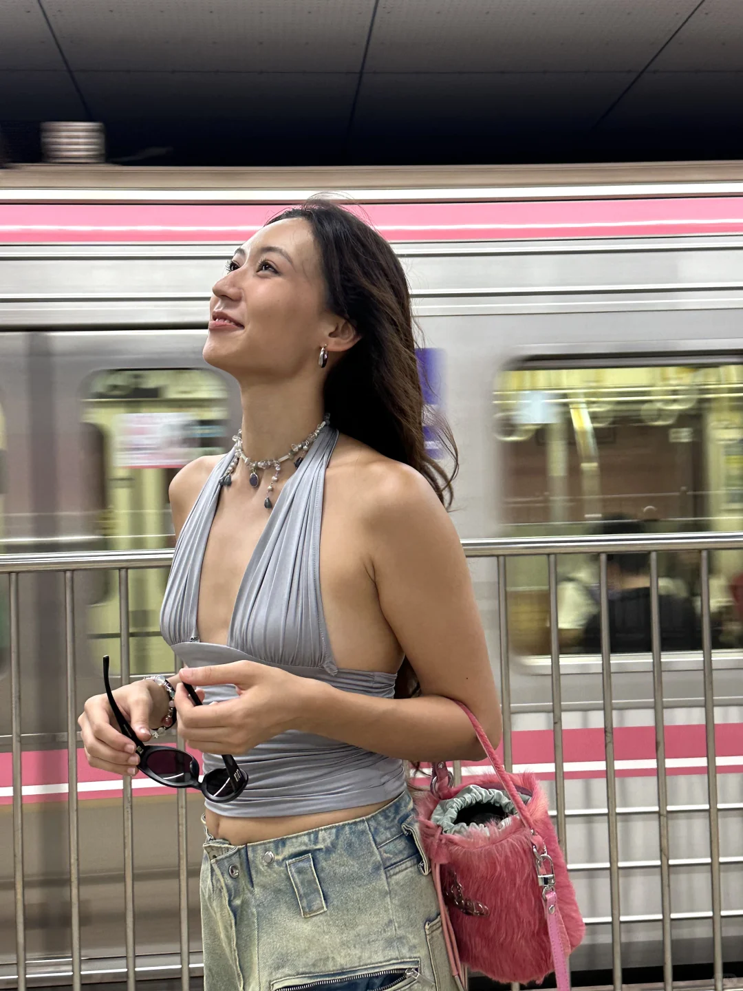 在世界的各个地铁站随地大小拍